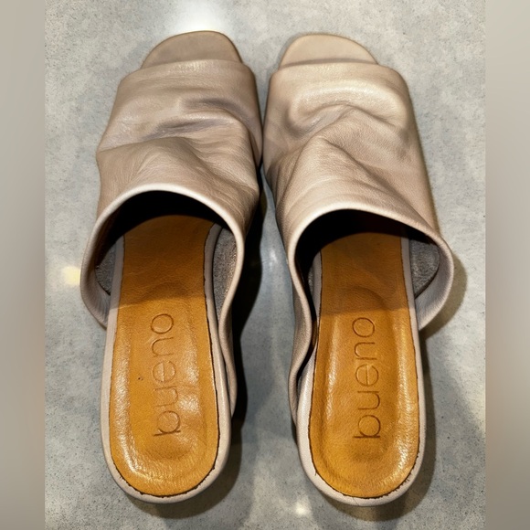 Bueno, soft leather, slip on sandal - Picture 4 of 5